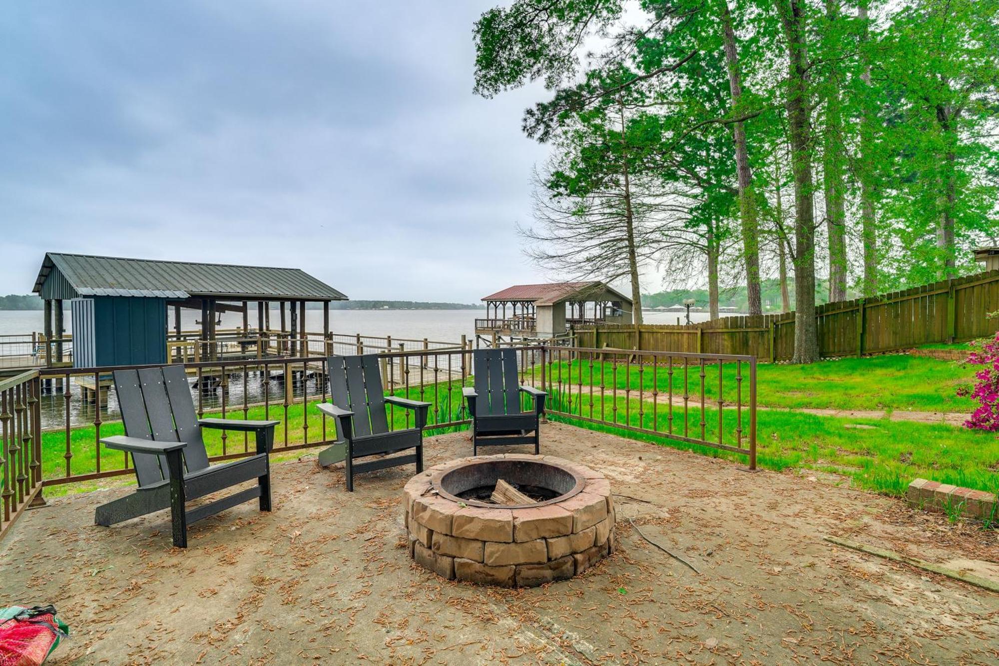 Вилла Waterfront House On Toledo Bend With Private Dock! Alliance Экстерьер фото